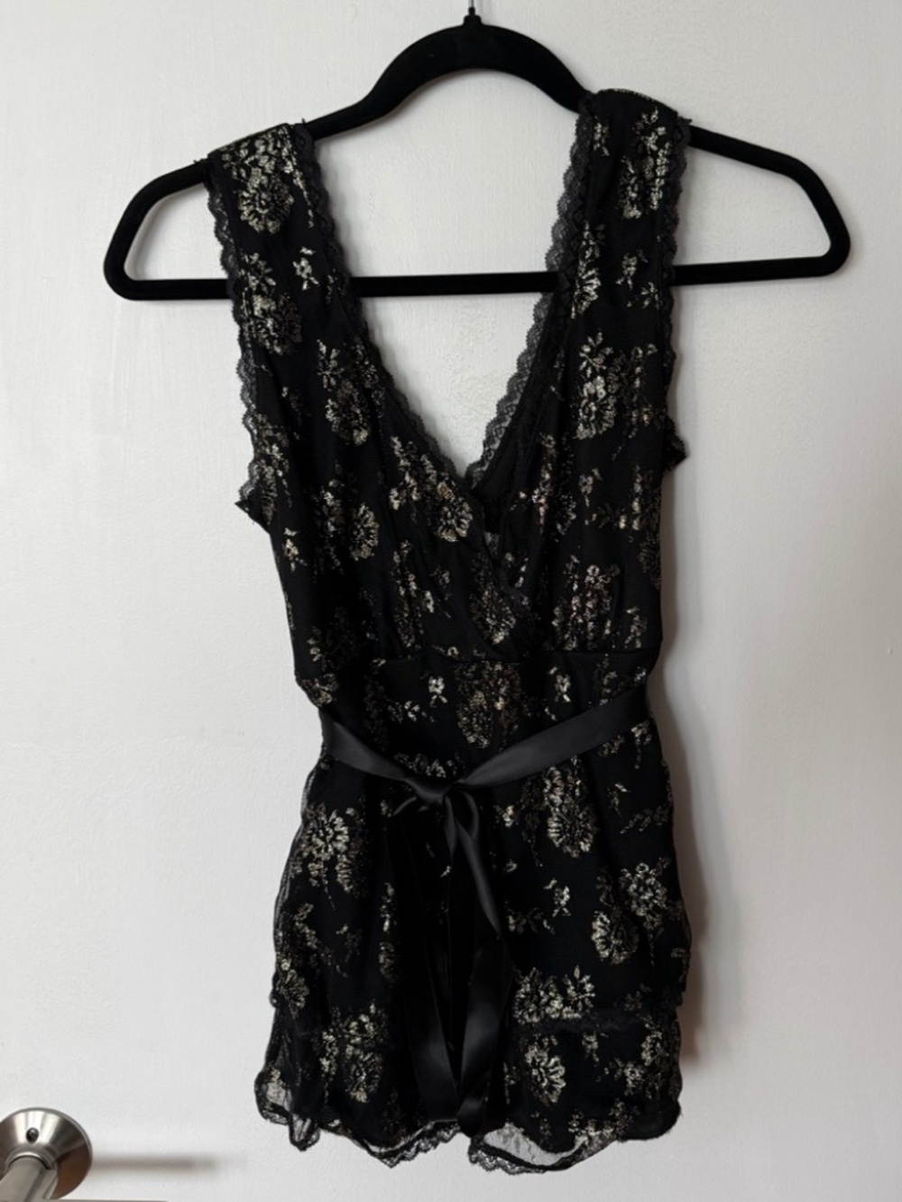 Le Chateau Black & Gold Tiered Top